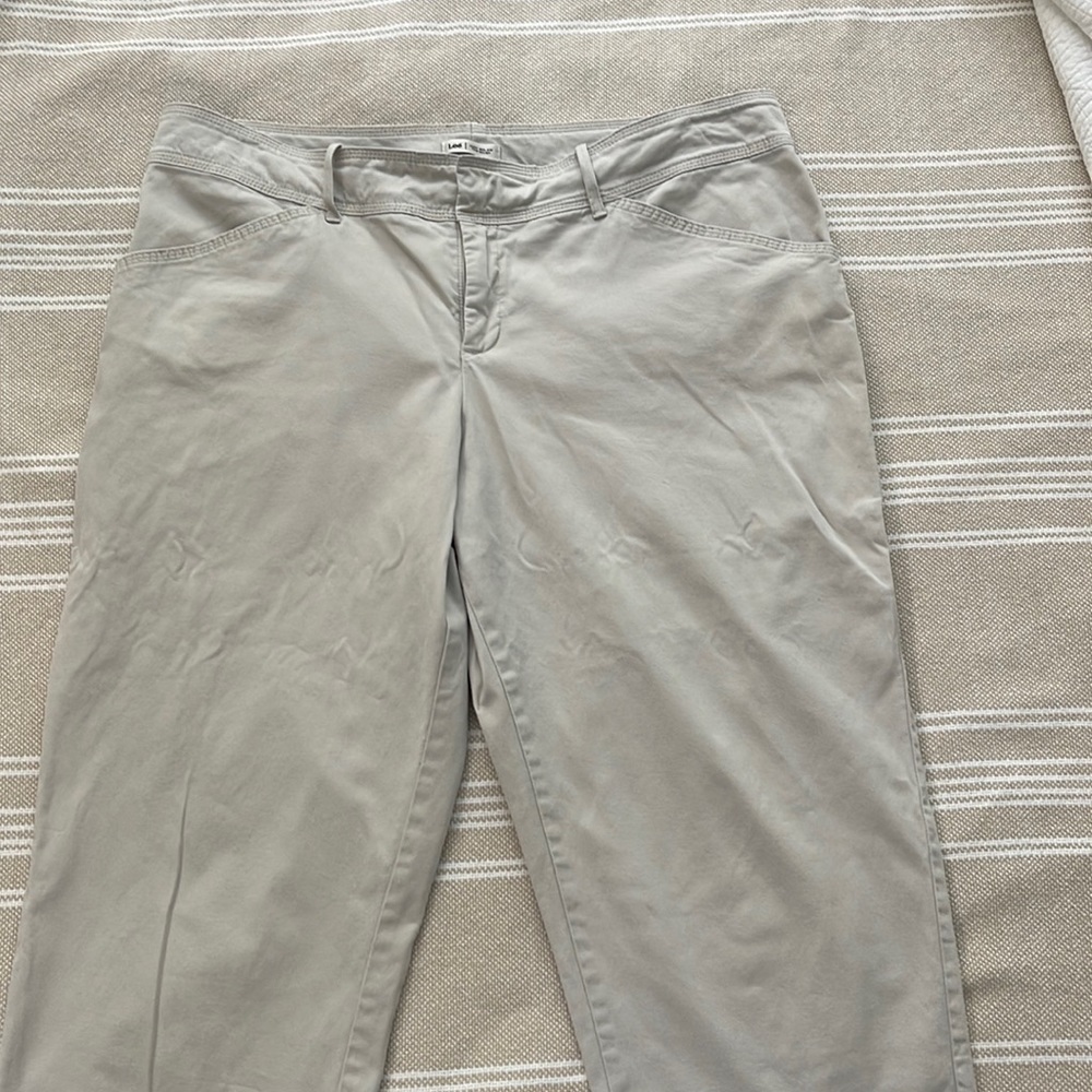 Lee Capris